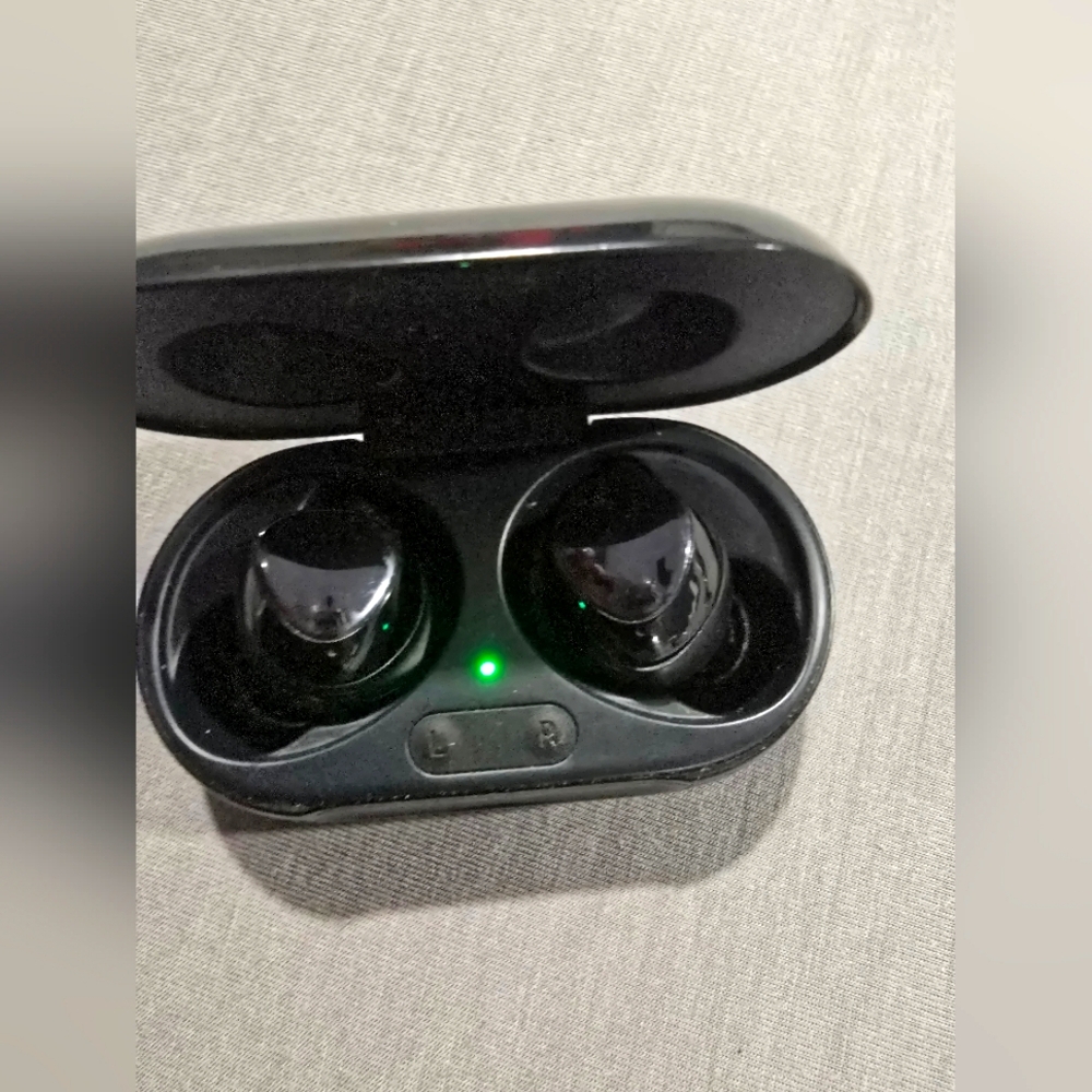 Samsung ear bud